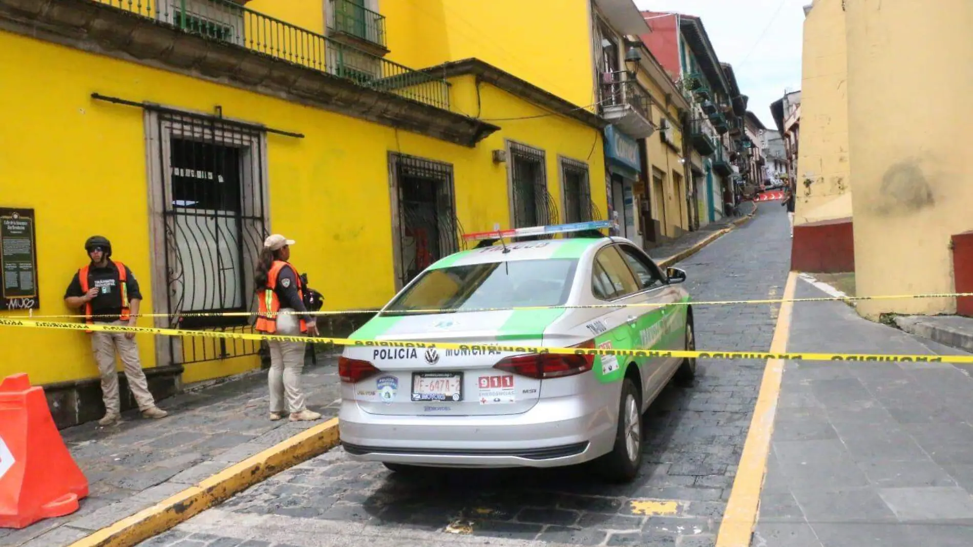 Descubren canal de aguas pluviales de más de 200 años en calle Revolución de Xalapa